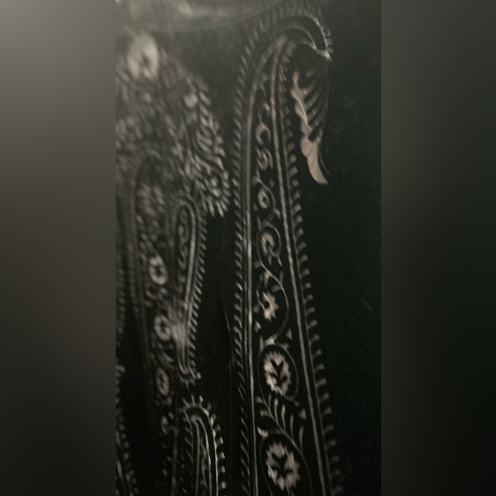 Black Velvet Floral Kimono - Picture 5 of 9
